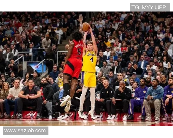 201213赛季猛龙与湖人激战回顾：经典对决与球星表现的精彩瞬间